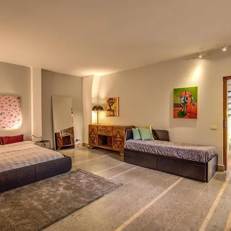 The Smart Loft * Rom